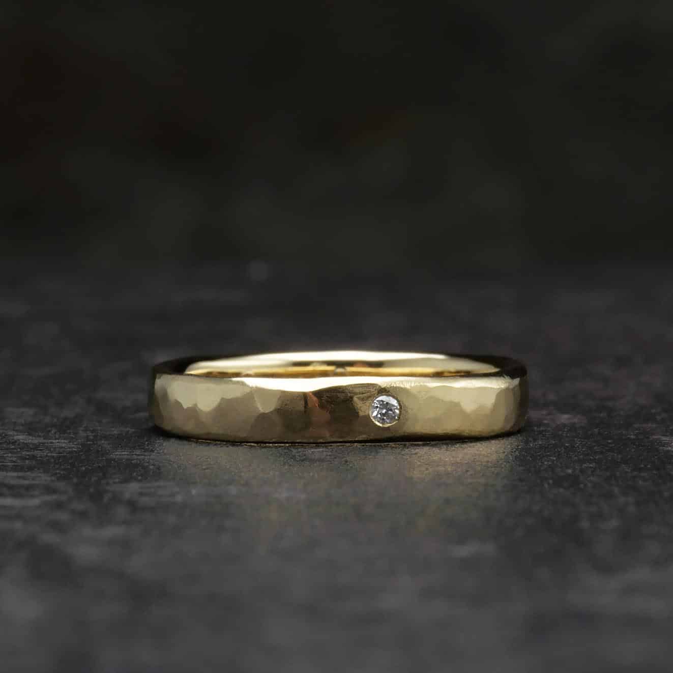 585 yellow gold engagement ring - with hammer blow and brilliant-cut diamond - ID 82