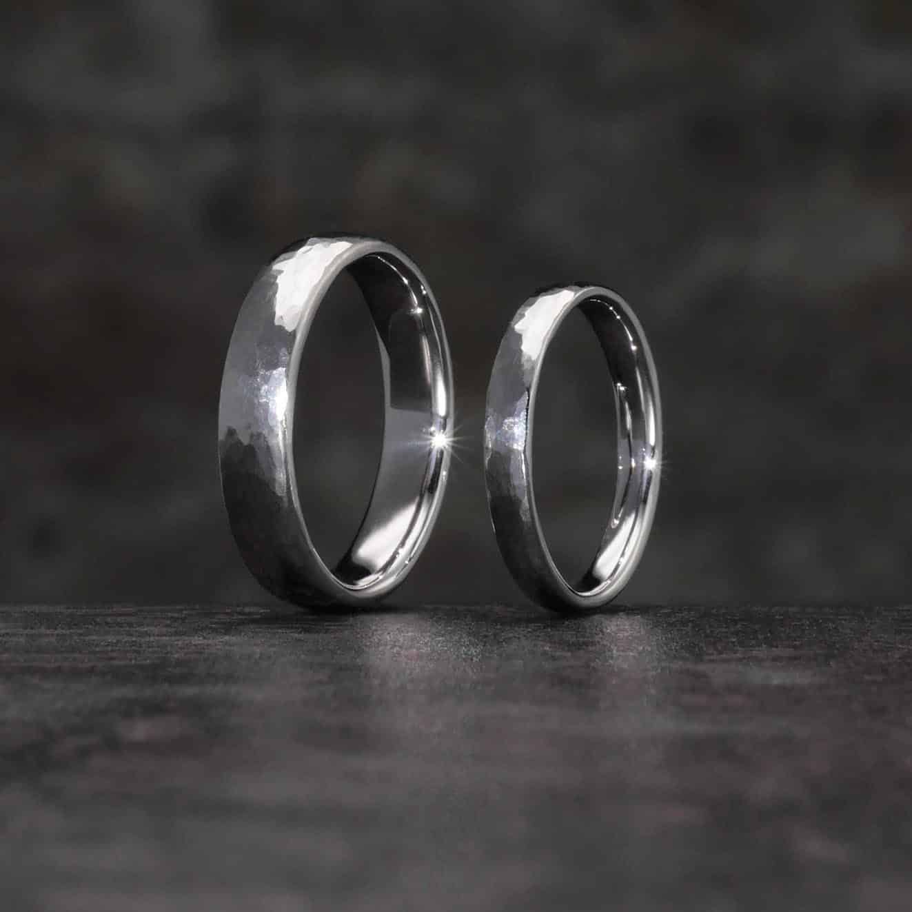960 platinum wedding rings with a soft hammer finish - ID 90