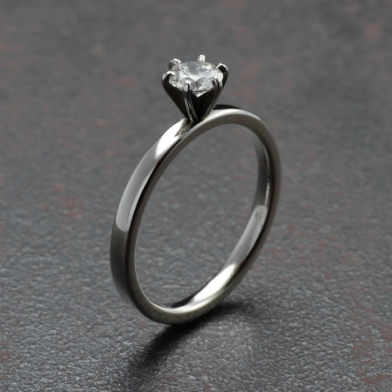 Solitaire engagement ring in 960 platinum