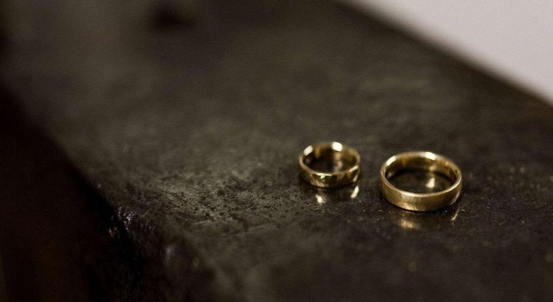 Eheringe nebeneinander nach Eheringe selber schmieden