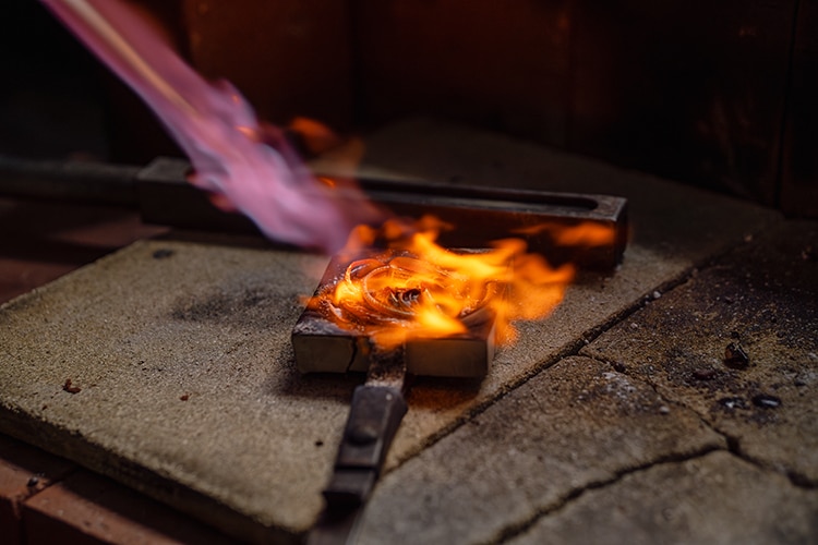 Ring wird in Ringschmiede hergestellt