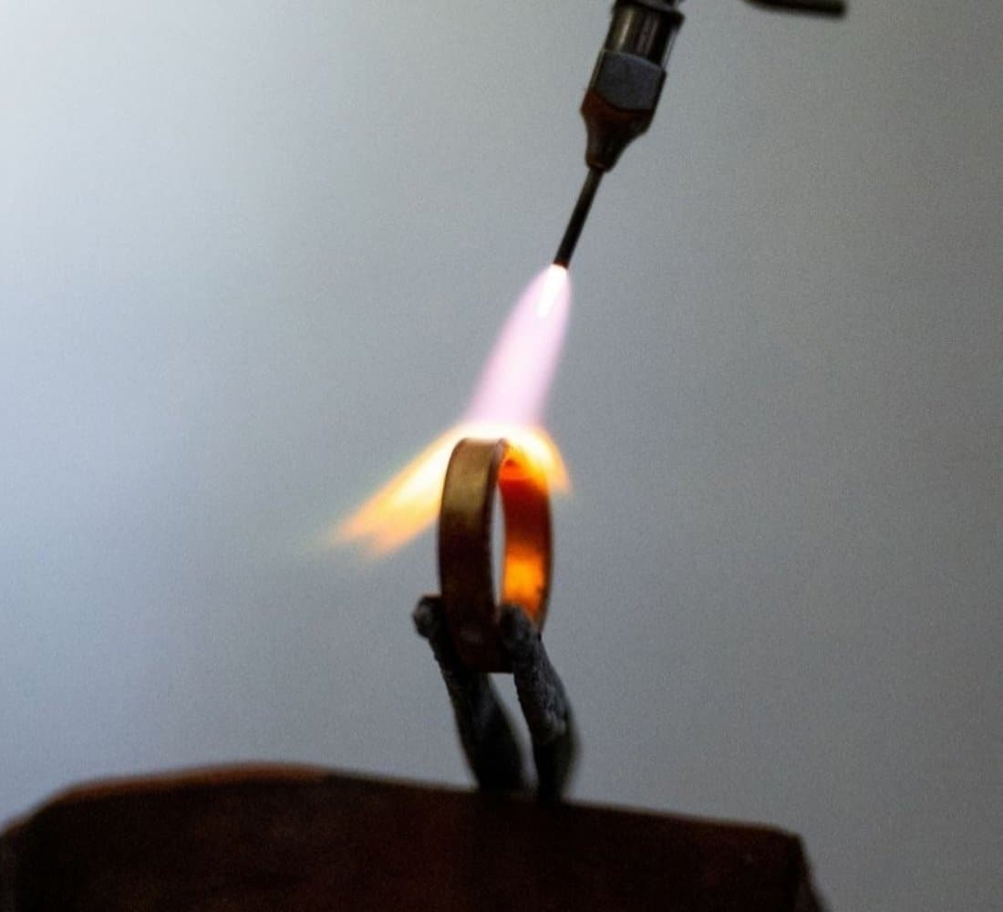 Tantal wird bearbeitet